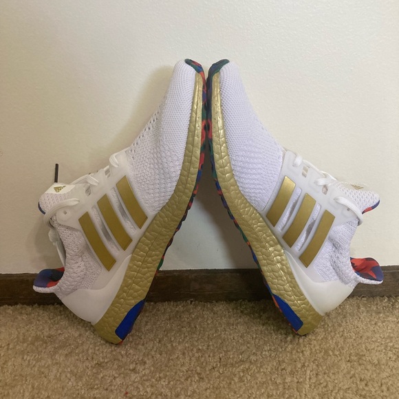 Adidas Ultraboost 5.0 DNA. Womens 11.5, Men’s 10.5 - Picture 5 of 13